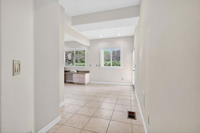 621 Carpenter Drive, Hollister, CA 95023