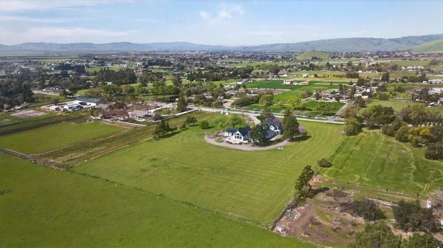 621 Carpenter Drive, Hollister, CA 95023