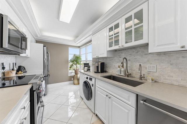 1021 HILLSBORO MILE 1008, Hillsboro Beach, FL 33062