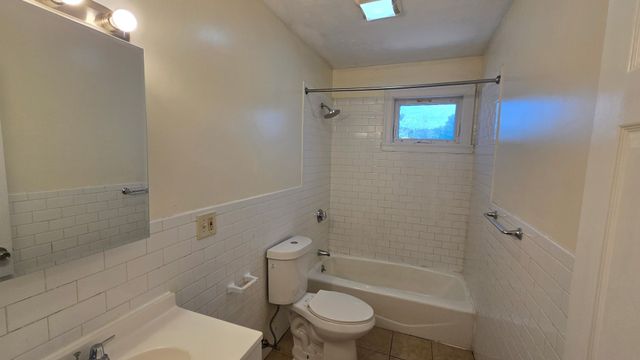 25 Angell 3, Boston, MA 02124