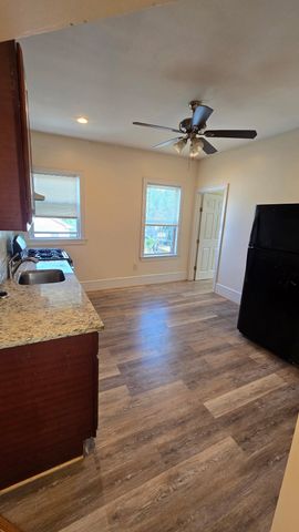 25 Angell 3, Boston, MA 02124
