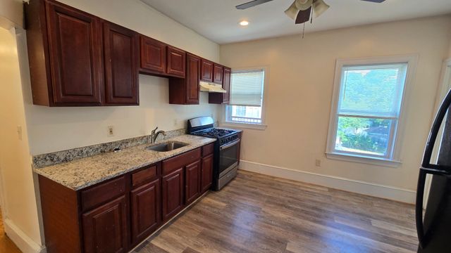 25 Angell 3, Boston, MA 02124