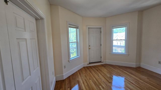 25 Angell 3, Boston, MA 02124