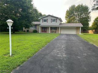 7085 Sunnydell Drive, Brookfield, OH 44403