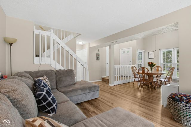 2458 Chaseway Court, Indianapolis, IN 46268