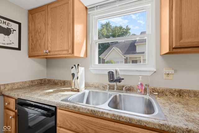 2458 Chaseway Court, Indianapolis, IN 46268