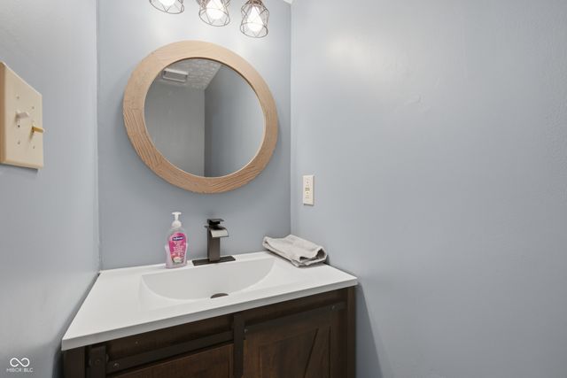 2458 Chaseway Court, Indianapolis, IN 46268