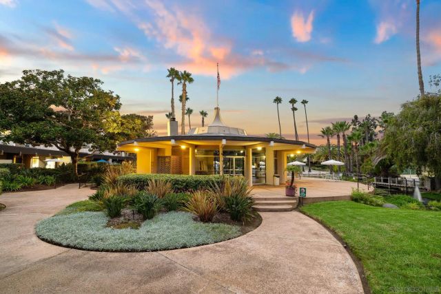 3050 Rue Dorleans 401, San Diego, CA 92110
