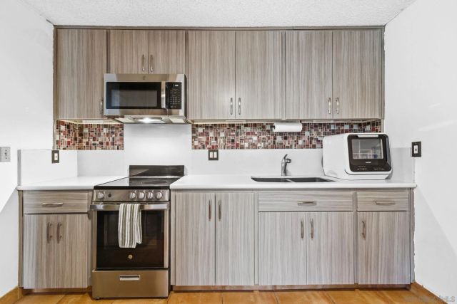 3050 Rue Dorleans 401, San Diego, CA 92110
