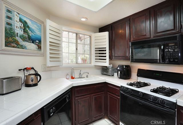 24441 Hillsdale 116, Laguna Hills, CA 92653
