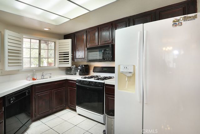 24441 Hillsdale 116, Laguna Hills, CA 92653