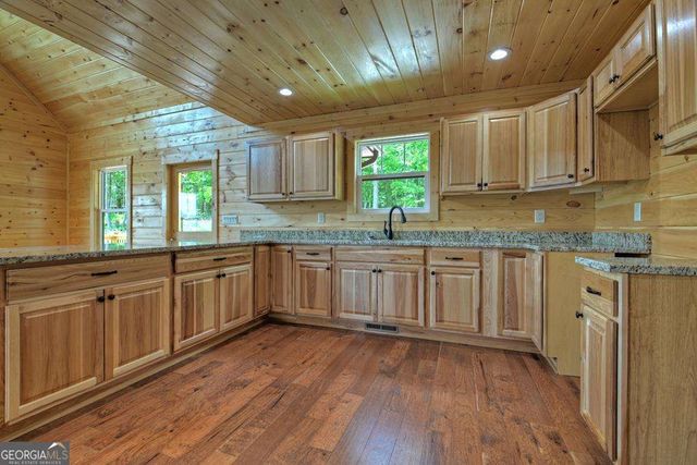 20B Twin Springs Road, Mineral Bluff, GA 30559