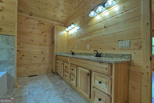 20B Twin Springs Road, Mineral Bluff, GA 30559