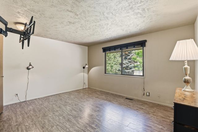 10921 E 31st Ave, Spokane Valley, WA 99206