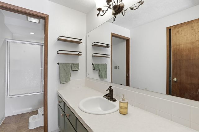 10921 E 31st Ave, Spokane Valley, WA 99206