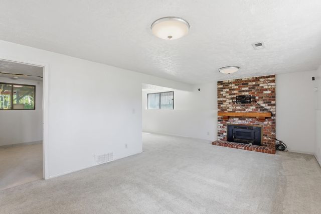 10921 E 31st Ave, Spokane Valley, WA 99206