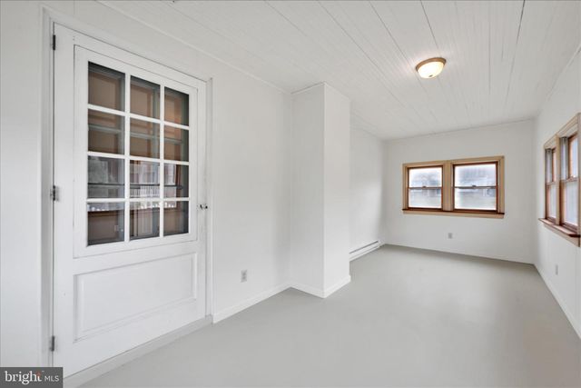 139 W BROAD ST, New Holland, PA 17557