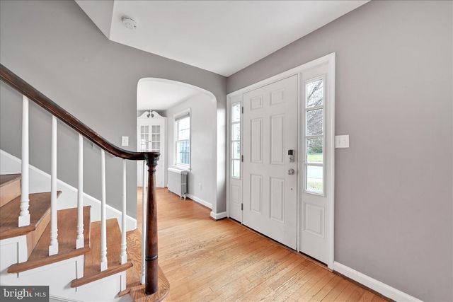 139 W BROAD ST, New Holland, PA 17557