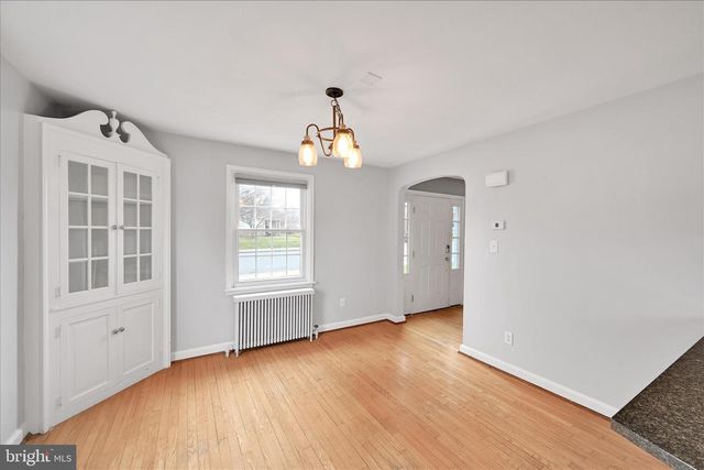 139 W BROAD ST, New Holland, PA 17557