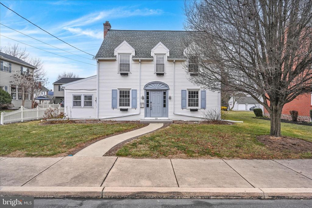 139 W BROAD ST, New Holland, PA 17557
