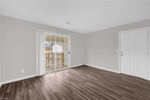 511 Mystic Drive E, Greensboro, NC 27406