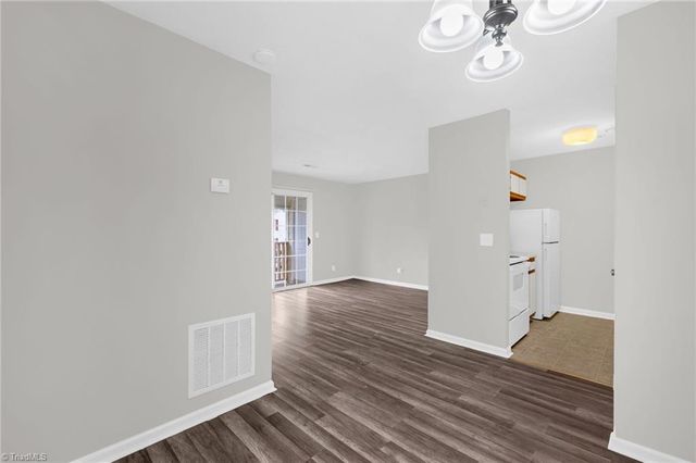 511 Mystic Drive E, Greensboro, NC 27406