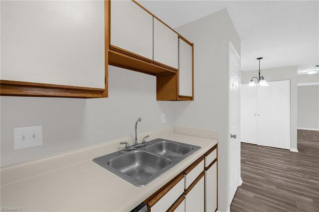 511 Mystic Drive E, Greensboro, NC 27406