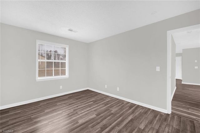 511 Mystic Drive E, Greensboro, NC 27406