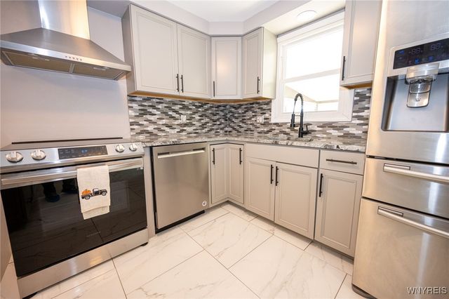 88 Colony Street, Lancaster, NY 14043