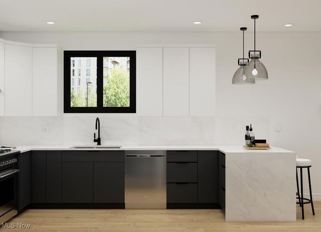 1872 W 57th Street, Cleveland, OH 44102