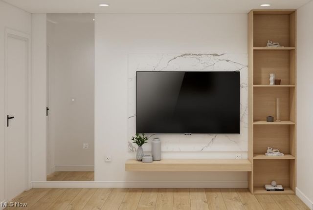 1872 W 57th Street, Cleveland, OH 44102