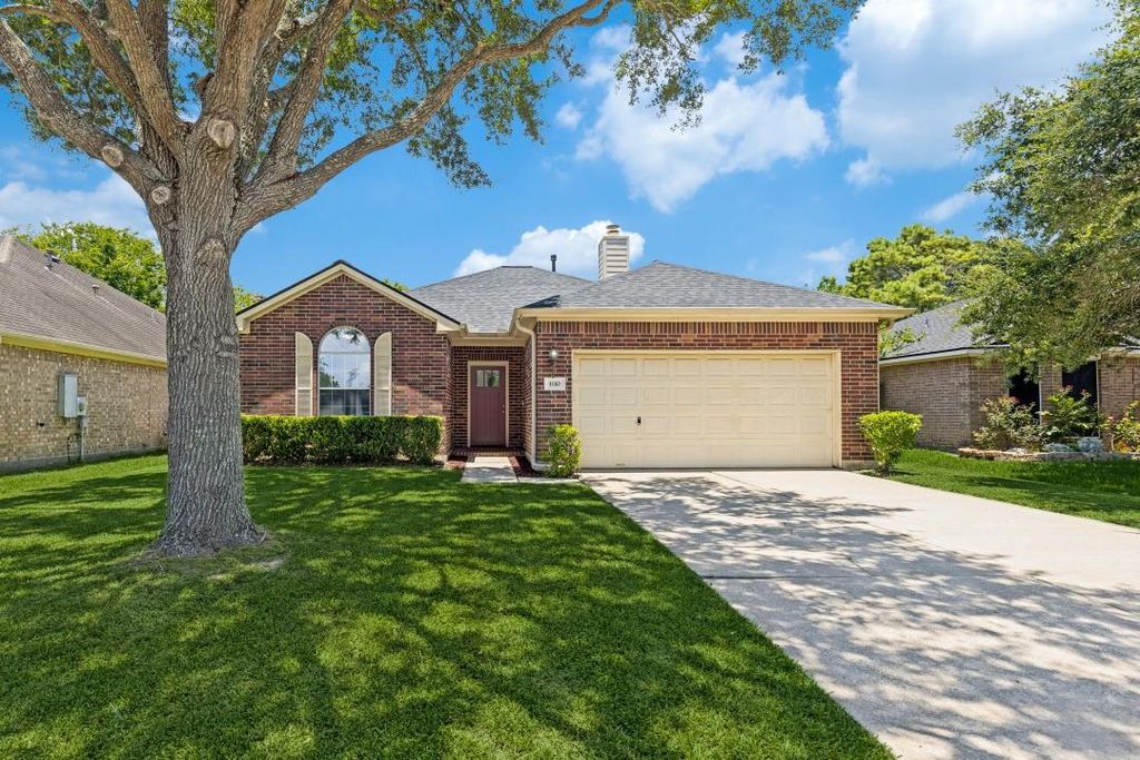 1110 Chase Park Drive, Bacliff, TX 77518