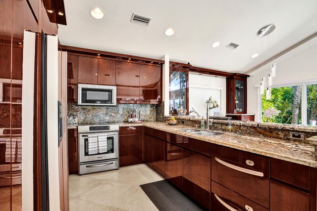 1212 Hillsboro Mile Villa 14, Hillsboro Beach, FL 33062