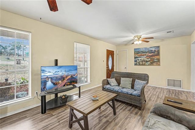 54 N University Boulevard, Mobile, AL 36608