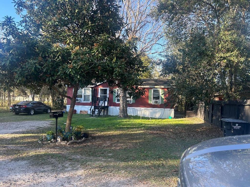 612 S 2nd Street, Alvin, TX 77511