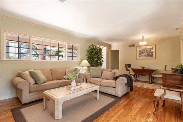 8101 Delco, Winnetka, CA 91306