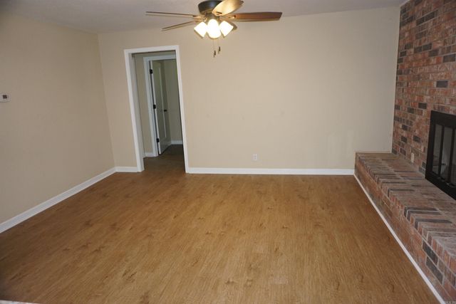 300 Clark ST, Bald Knob, AR 72010