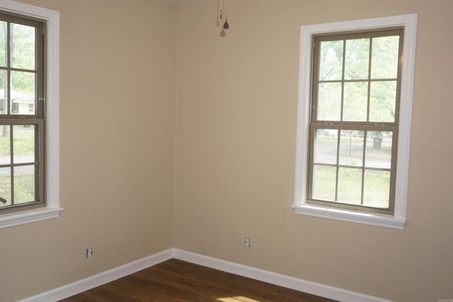 300 Clark ST, Bald Knob, AR 72010