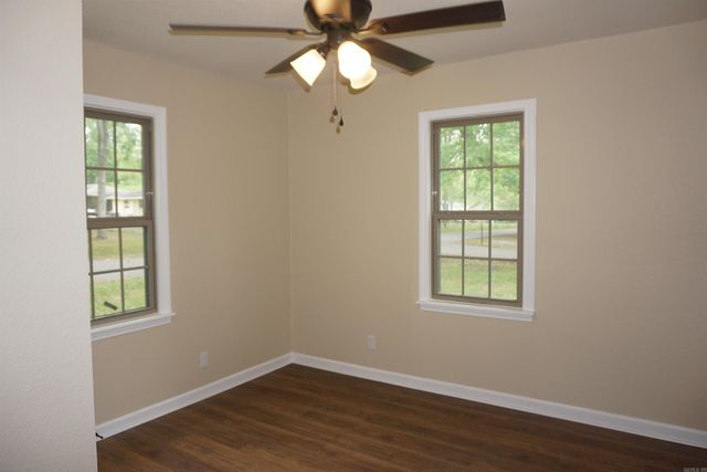 300 Clark ST, Bald Knob, AR 72010