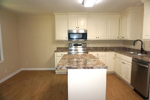 300 Clark ST, Bald Knob, AR 72010