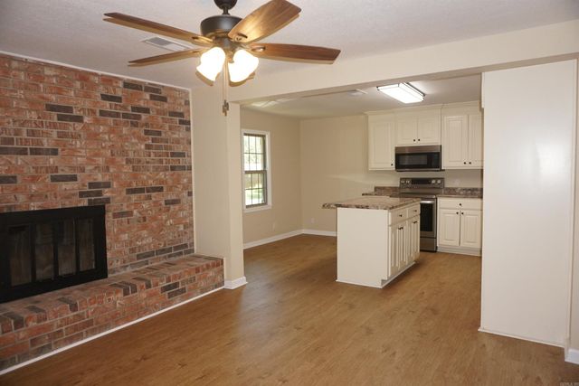 300 Clark ST, Bald Knob, AR 72010
