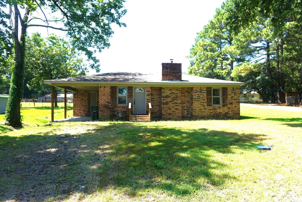 300 Clark ST, Bald Knob, AR 72010