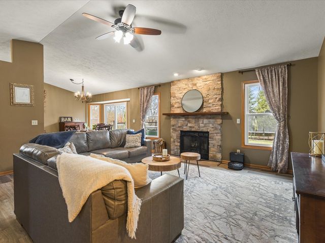 6072 Valhalla Drive, Loves Park, IL 61111