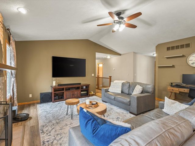 6072 Valhalla Drive, Loves Park, IL 61111