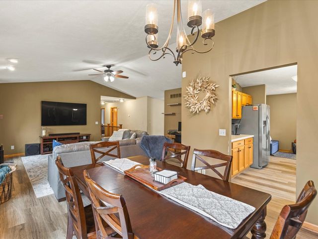 6072 Valhalla Drive, Loves Park, IL 61111