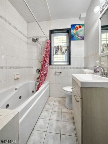 66 Washington Pl, East Rutherford Boro, NJ 07073