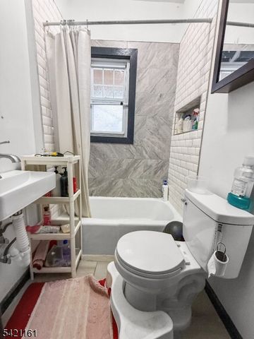 66 Washington Pl, East Rutherford Boro, NJ 07073
