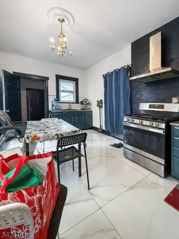 66 Washington Pl, East Rutherford Boro, NJ 07073