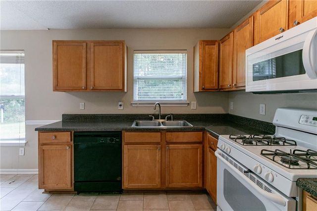 4870 Heather Mill Trace, Snellville, GA 30039