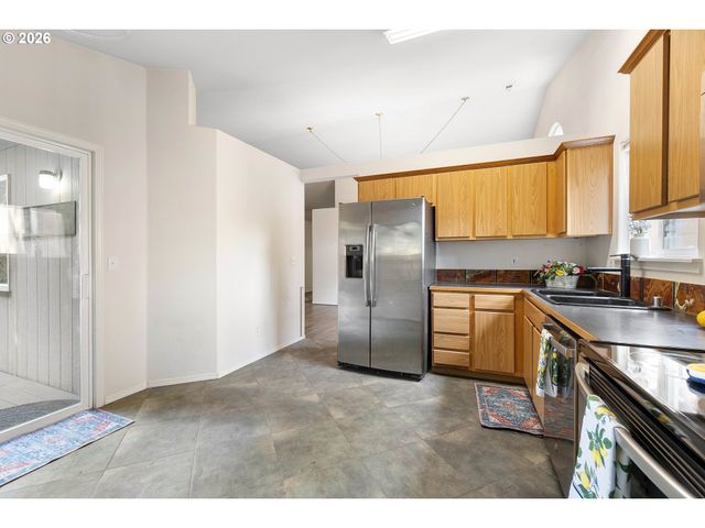 8417 Ne 16TH St, Vancouver, WA 98664